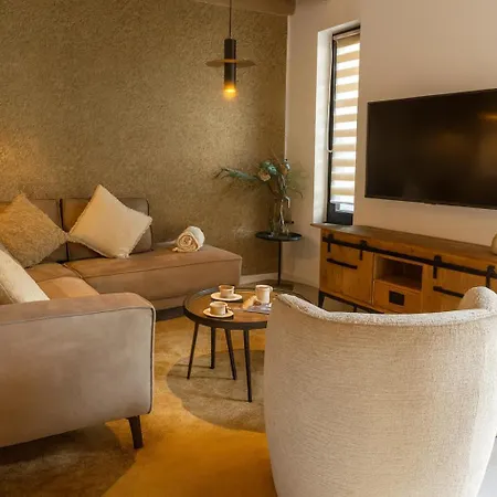 Mit Jacuzzi & Keramikgrill Villa
